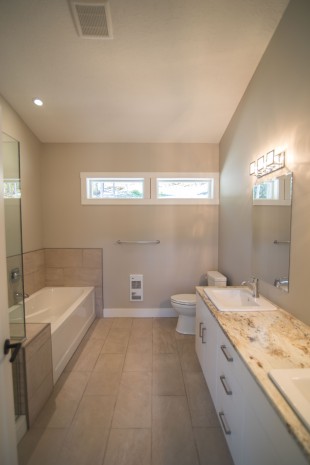 Ensuite 1.jpg