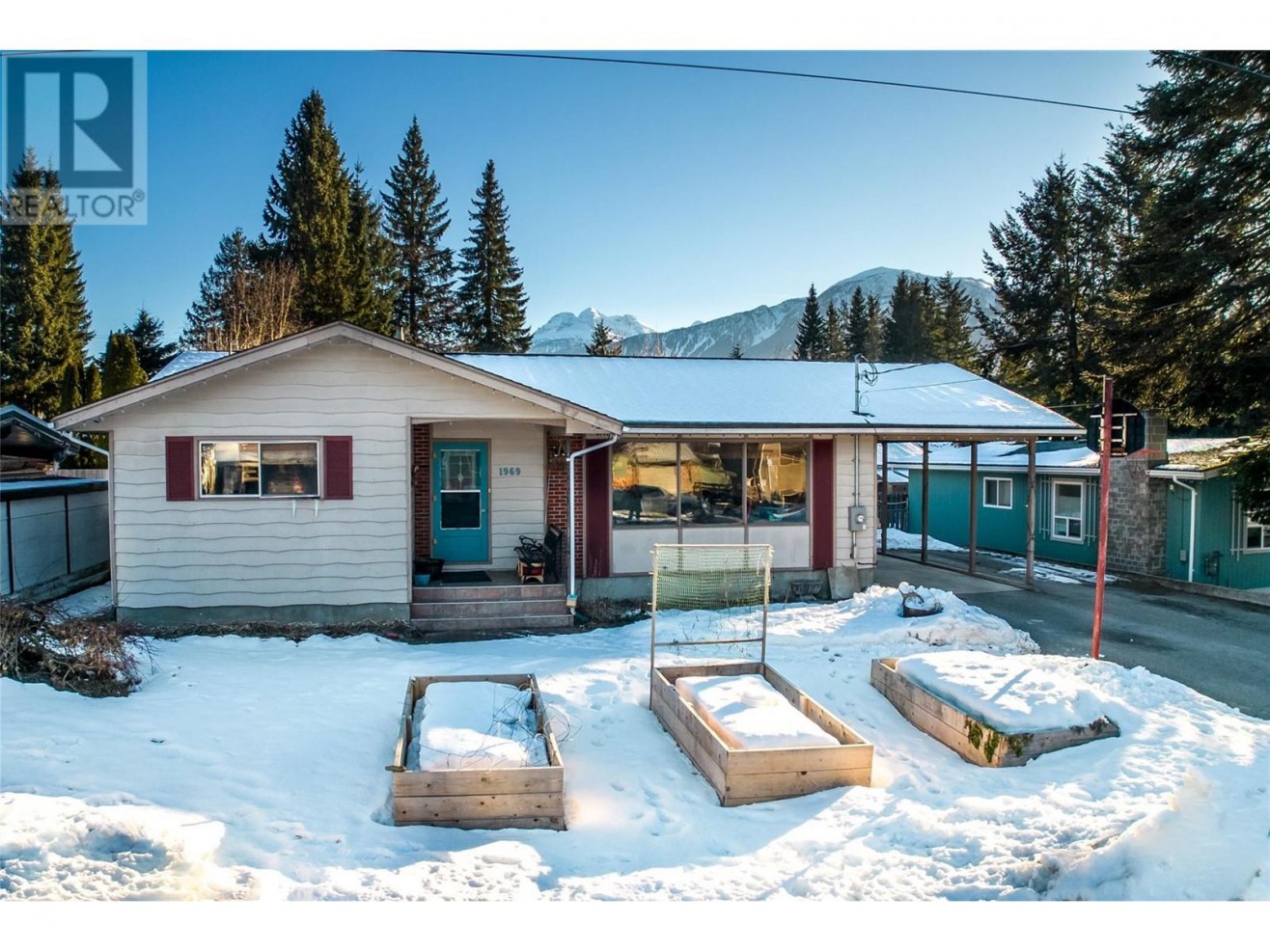 1969 Maddocks Road Property Details RE/MAX Revelstoke Realty